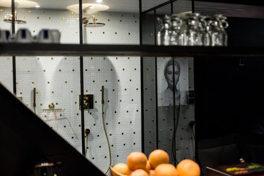 Chambre Avec Jacuzzi Sauna Privatif Brussel Buitenkant foto