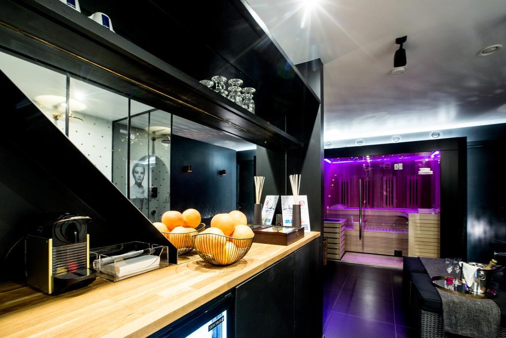 Chambre Avec Jacuzzi Sauna Privatif Brussel Buitenkant foto