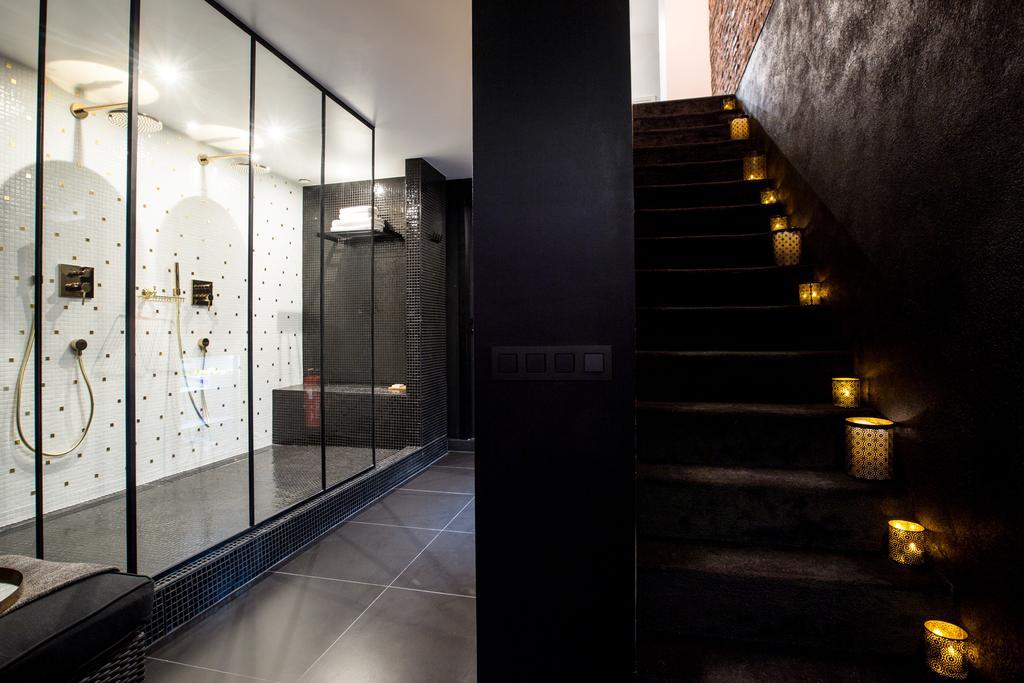 Chambre Avec Jacuzzi Sauna Privatif Brussel Buitenkant foto
