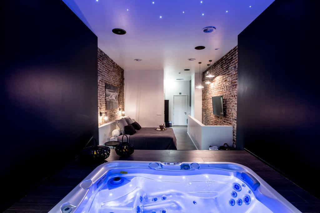 Chambre Avec Jacuzzi Sauna Privatif Brussel Buitenkant foto