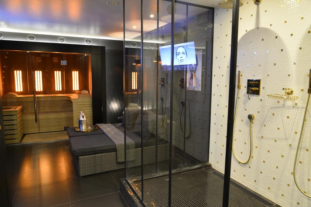 Chambre Avec Jacuzzi Sauna Privatif Brussel Buitenkant foto